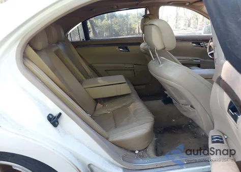 2013 Mercedes-Benz S 550 z USA, uszkodzony, nr VIN WDDNG7DB9DA525974